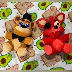 Five nights at Freddy plushes